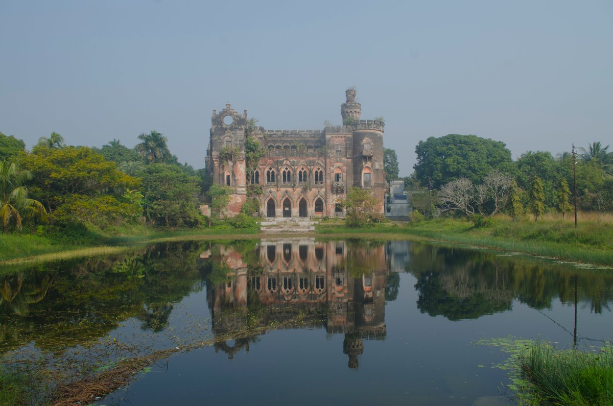 rangan_datta's tweet photo. A village of palaces and castles including a Cinderella styled Castle, complete with clock towers and turrets. Just 30 km from #Kolkata https://t.co/MzBqVfHOok https://t.co/iQoP8rEbiE