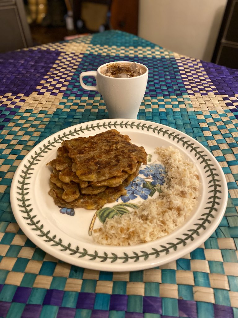 NormaattheN's tweet photo. Stay at home with my love and our menu for tea time . Alhamdulillah 😉♥️🏠👌🏻#RestrictedMovementOrderMY  
#PerintahKawalanPergerakan #StayAtHome  #DudukRumah  #Alhamdulillah https://t.co/yjrkHj3w5i