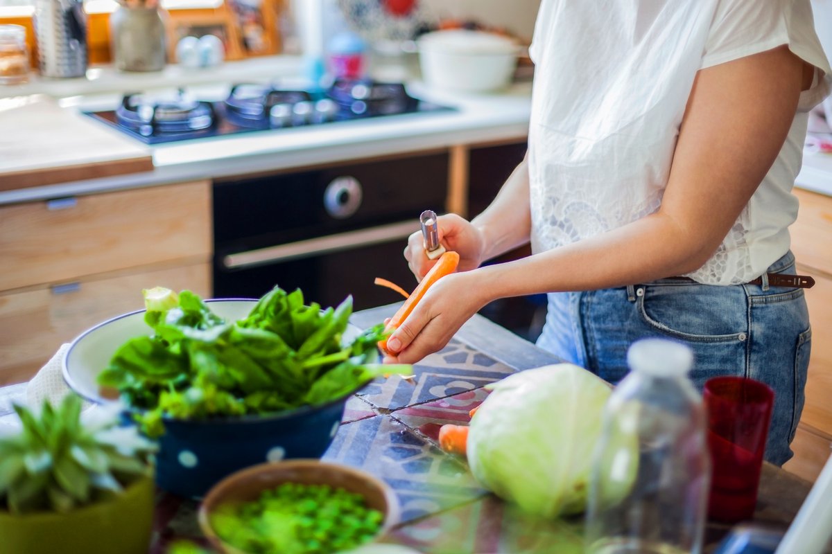 Bayer4CropsES's tweet photo. Seguro que estos días de confinamiento has aprovechado para desarrollar tus dotes de #Foodie. 

¿Sabes que muchos de los ingredientes de tus platos están disponibles gracias al trabajo de la cadena agroalimentaria? Agradéceselo en #NuestrosHéroesNoParan 👇
https://t.co/7spZR080w0 https://t.co/heeTTZrM8H