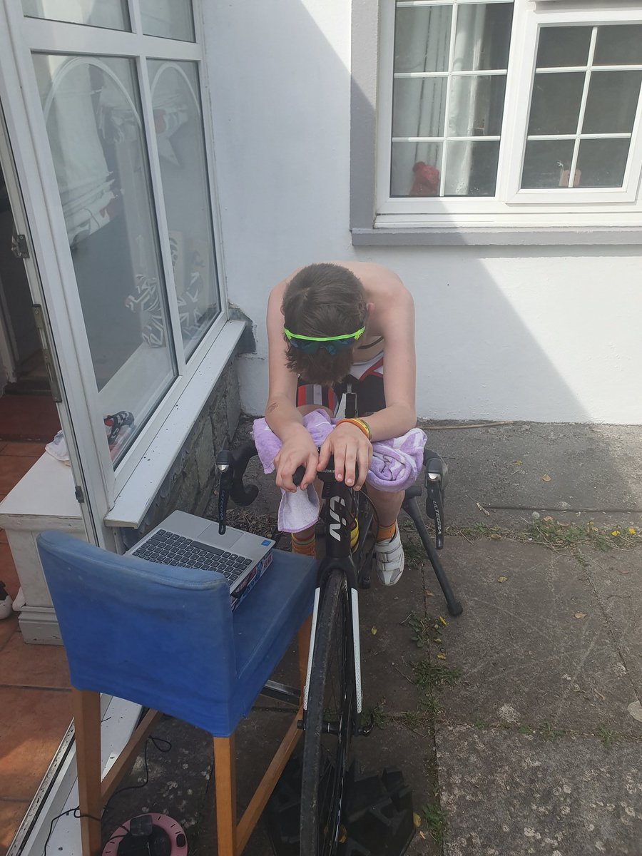 Run4cakeClare's tweet photo. When your 11 year takes on alpe du zwift to get his Everest climbing in  #gozwift @GeraintThomas86 #type1diabetes #T1D 
#getthewelshcakes https://t.co/xYRyi3Ghjp