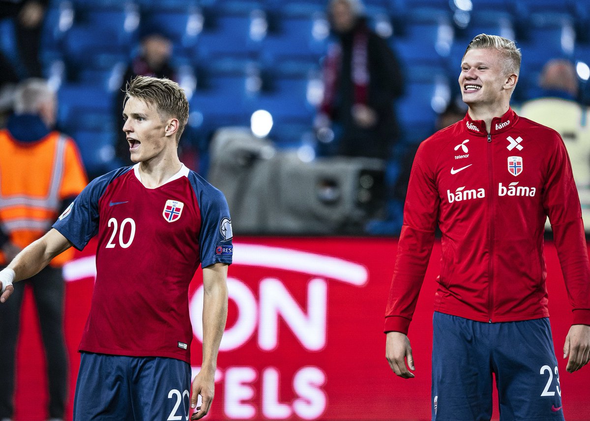 Para empezar hay que decir que Noruega está posiblemente ante una de sus generaciones más doradas, varios nombres junto a Håland y Ødegaard han salido, lo que nos hace pensar que puedan estar para grandes cosas. ¿Superar a la selección del Mundial del 98? Podría ser.