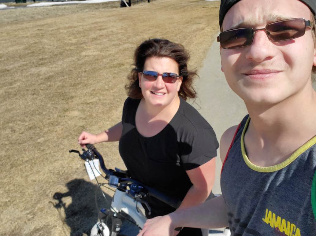 Mrs. Faktor and family get a head start on BV’s Powering Down for Earth Day #bearsoutofhibernation