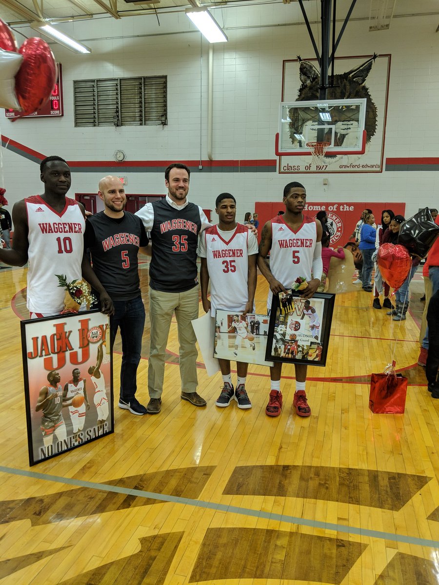 ChemistrywitMrB's tweet photo. Here are some quality #waggenerwednesday photos!! #myerscrew #gametime #bowtietuesday #familyfeasts @Waggener_JCPS @WaggAthletics @trentdbates @12Kevion @_liljayjay2X @Field8King @Jake_Rieber10 @IanJB_14 @AsurseHD https://t.co/ONYaq1cym7
