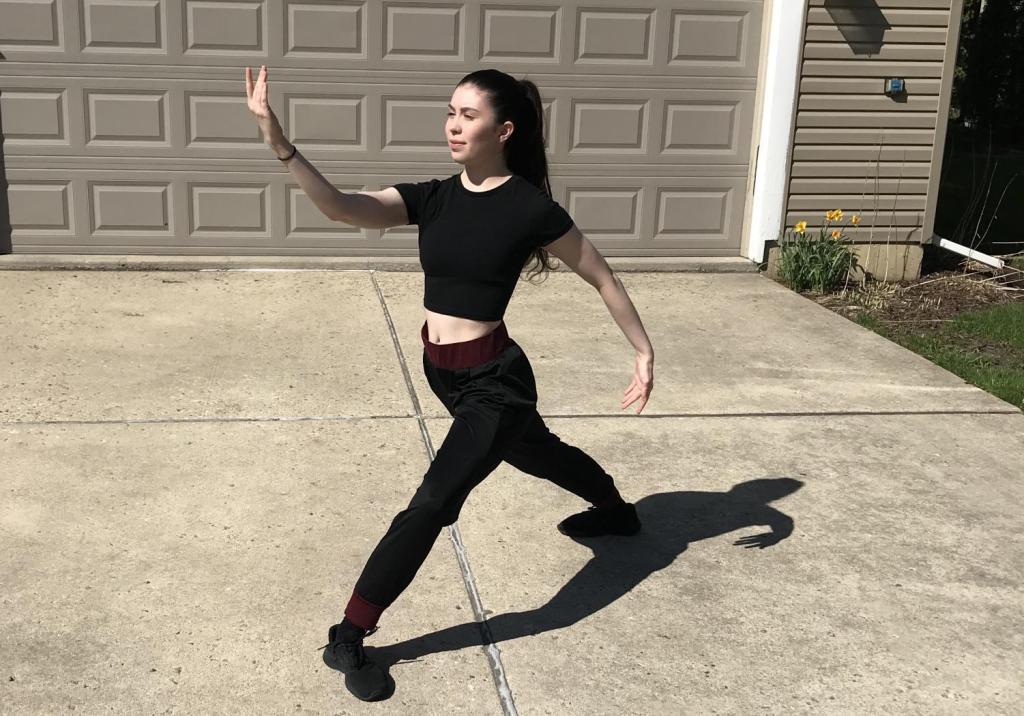 CCChronicle's tweet photo. Dance classes that have previously relied heavily on studio space and in-person feedback have been drastically altered to accommodate each student's circumstances. https://t.co/kvtllvC7Fl https://t.co/mEABO8eRDP