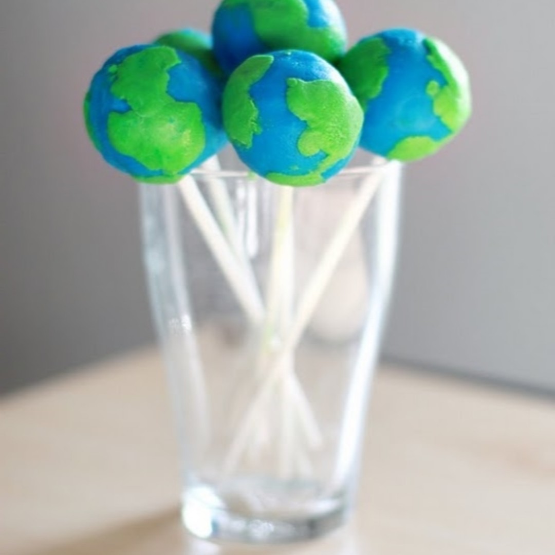 cmarocks's tweet photo. Happy #EarthDay 🌎 We might not be able to hug each other right now, but we can hug a tree! 😉
.
.
#earth #nature #green #instacelebration #musiclessons #musiclessonsforkids #musicforkids #pianoforkids #kindergarten #preschool #musicteacher #musicalwindow #cmamusiclife https://t.co/PFGG1pZ8jO