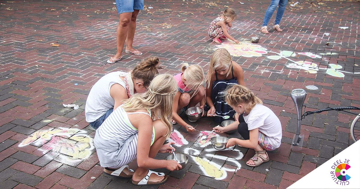 Maak niet alleen buiten #sport en #spel, maar ook #kunst weer mogelijk voor de jeugd! Die oproep doet het #cultuur veld aan kabinet en gemeenten in reactie op de versoepeling van de #corona maatregelen.

bit.ly/2VHYLbu
#coronacrisis
Foto: Wikimedia / Peter van der Sluijs
