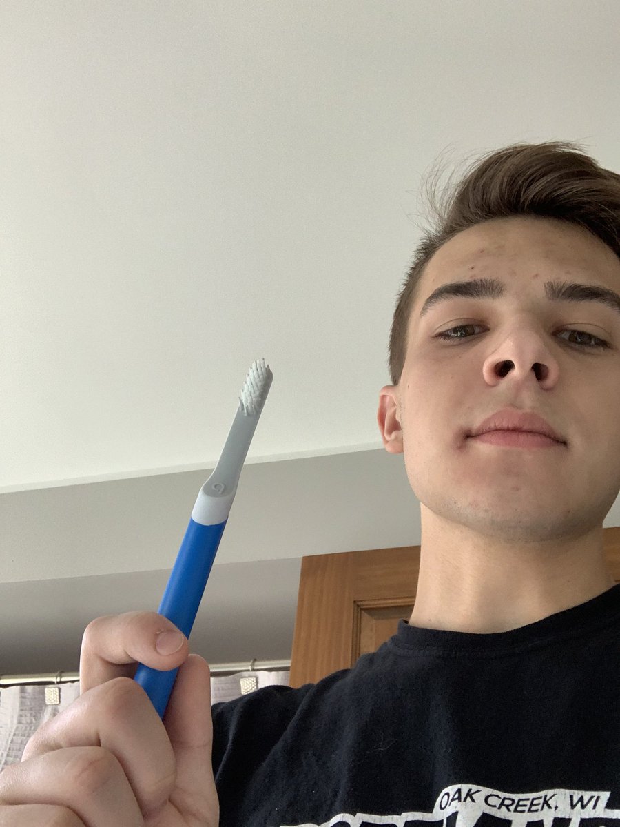 Milosev02Srdjan's tweet photo. I use an electric toothbrush to cut down on waste and make the earth a little better by not polluting as much.   #GainFHSAPES https://t.co/EVOSugyMSK