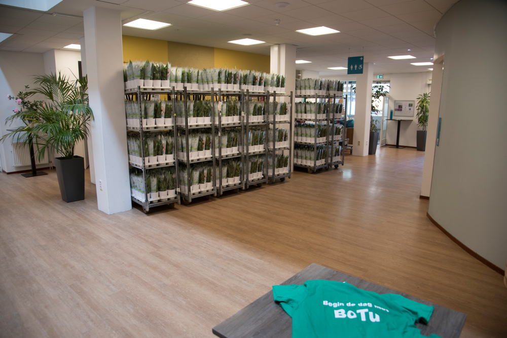 BospolderT's tweet photo. BoTu12, een groep enthousiaste bewoners, bedankt van harte alle moeders uit Bospolder/Tussendijken. Zij hebben zich de afgelopen tijd extra ingezet om het thuisonderwijs mogelijk te maken, in combinatie met hun andere rollen...

Lees meer:
https://t.co/W983mtLzbe https://t.co/562bal8evN