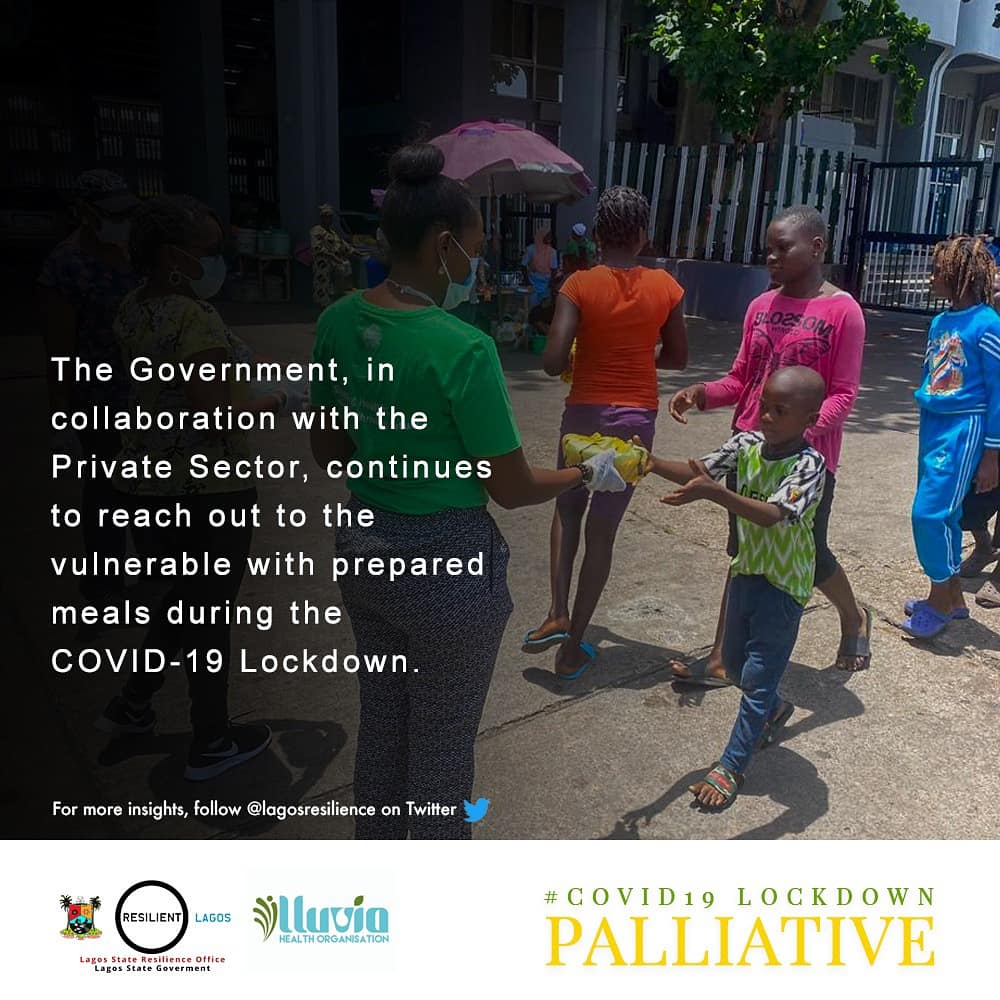 lagosresilience's tweet photo. The Lagos State Resilience Office (LASRO) supplying daily meals to the vulnerable in Lagos. Meals donated by @LluviaHealth
#COVID19
#lockdownbutnotknockeddown
#WhileWeWaitChallenge
#ResilientLagos https://t.co/dZx4aPGGqC