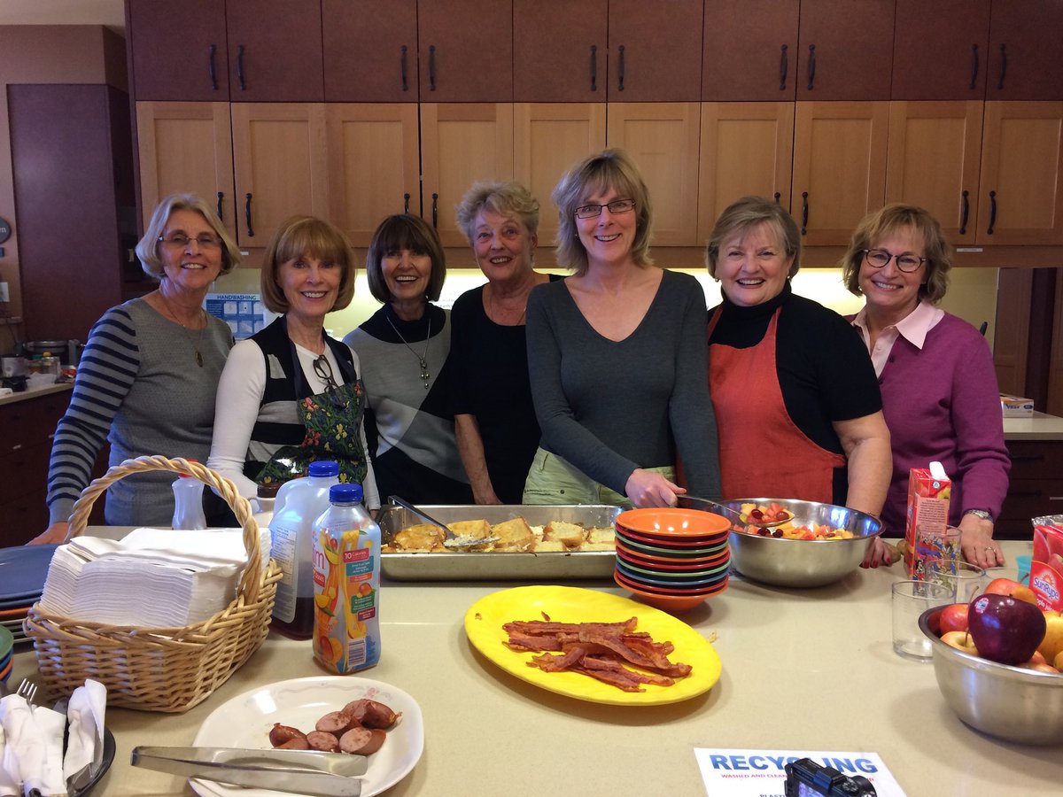 CHASCalgary's tweet image. Our members have been committed to volunteering at the @RMHCAlberta for many years. We cook, bake &amp;amp; serve dinner (our secret honey mustard chicken) to the house residents 4 times a year! CHAS is proud to be a member of the Ronald McDonald House family 💙 #nvw2020 #CHASCalgary