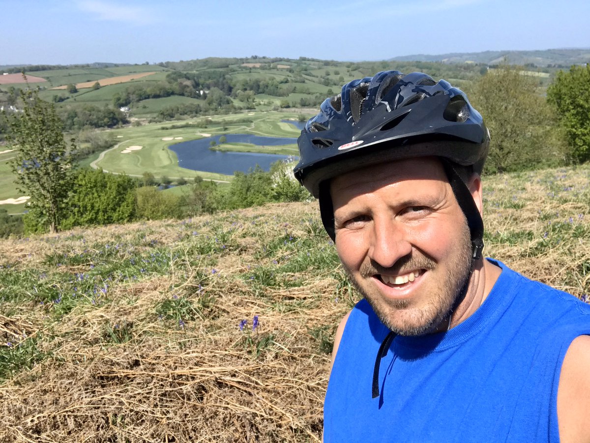 CymruJonThomp's tweet image. Perfect afternoon for the mountain bike. #dailyexercise #offeoad #lockdown #backyard