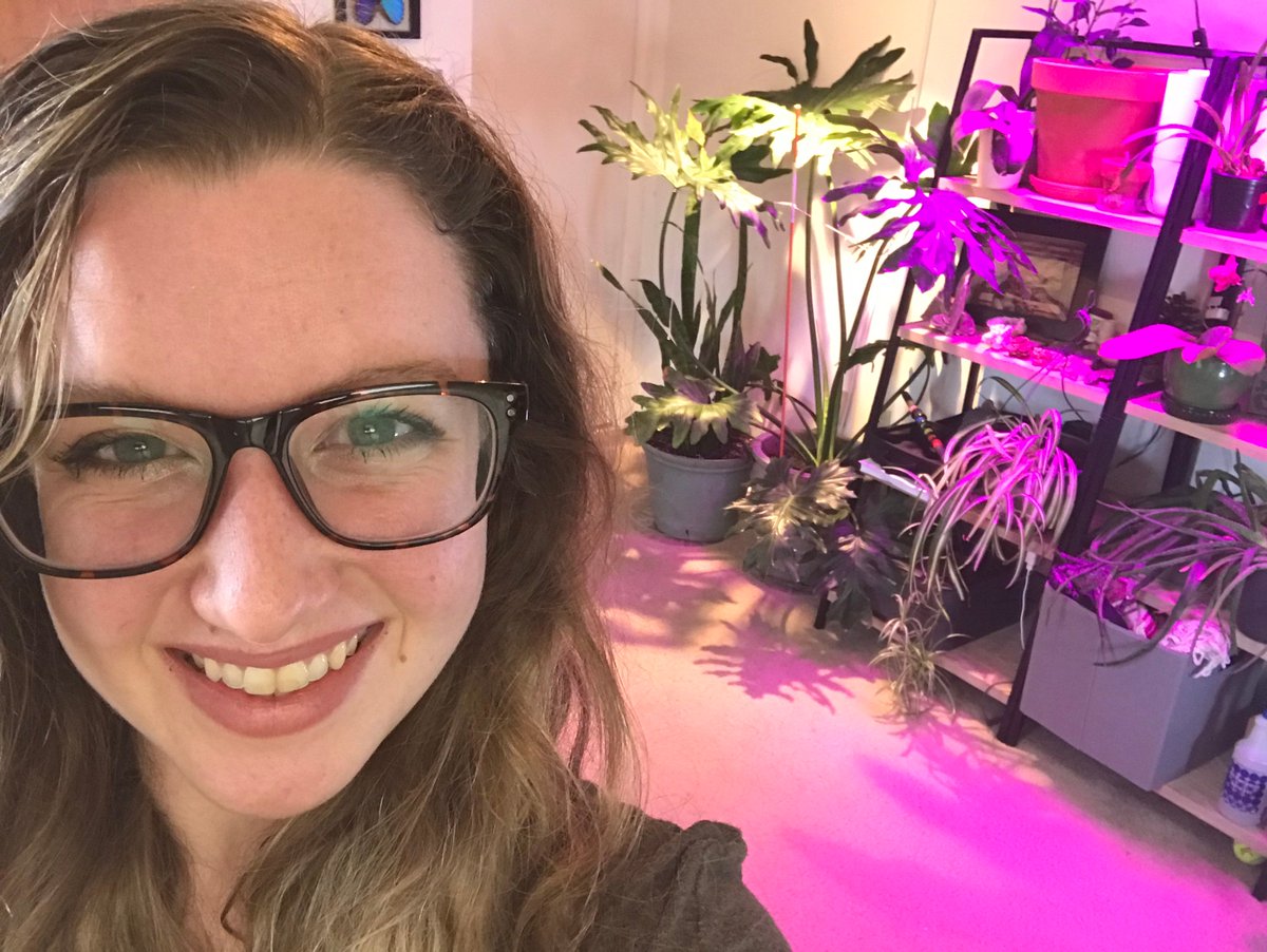 ClaireBenji's tweet photo. Good excuse to put on makeup and celebrate #EarthDayAtHome while I #ShelterInPlaceWithRubiscoOxygenase. Taking a moment to appreciate the plants that brighten up our little corner of the world — and the enzyme that feeds us all and gives us oxygen to breathe! 💙🌿🌎 https://t.co/rrjqdIe4HL