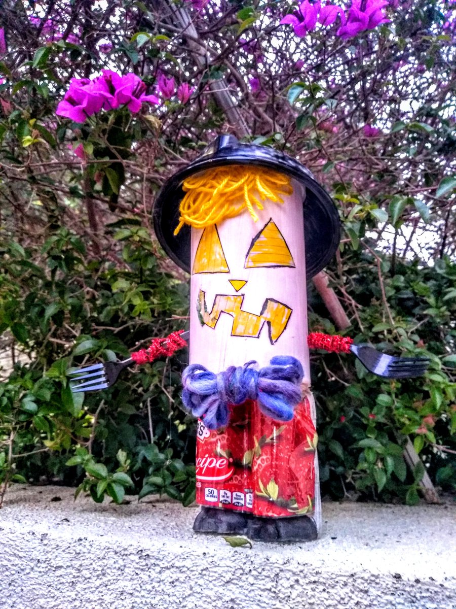 WhiteOakWildcat's tweet photo. STEAM Challenge for Distance Learning: Celebrating 50th year of Earth Day by making a Mr. Recycle Head using only recycled, re-purposed, or reused materials! Very Clever Wildcats! Bravo!! @SimiValleyUSD https://t.co/KcTiVufRfR