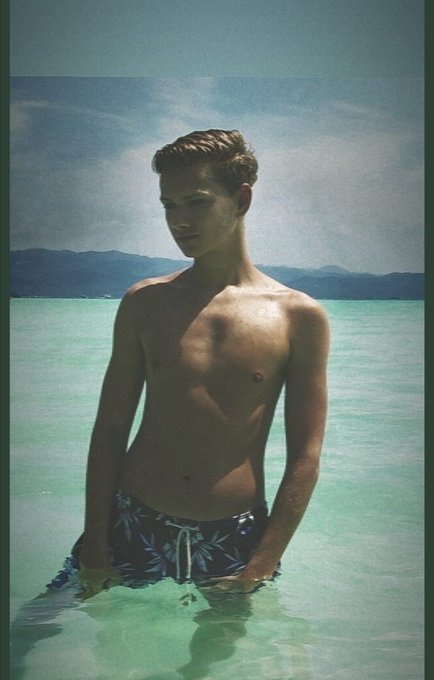 I'm live on @chaturbate come to say hi https://t.co/SDBeu20sHY https://t.co/keR1cOhlfY<a class="tags" href="/tag/chaturbate">@chaturbate</a><a href="/tag/twink"class="tags"><span>#twink</span></a><a href="/tag/camboy"class="tags"><span>#camboy</span></a><a href="/tag/onlyfans"class="tags"><span>#onlyfans</span></a><a href="/tag/chaturbategay"class="tags"><span>#chaturbategay</span></a><a href="/tag/porn"class="tags"><span>#porn</span></a>