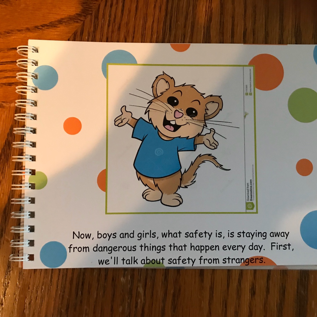 Cleftothemouse's tweet photo. Clefto covers safety from strangers, in Clefto the mouse in how to be safe. To watch video, click link in bio

#strangers #life #people #photography #streetphotography #photooftheday #travel #friends #girl #love #strangerthings #blackandwhite #nature #photo #sadiesink #smile #kid https://t.co/1nQUwyjVER