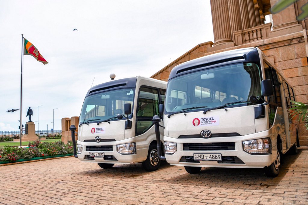 GotabayaR's tweet photo. My sincere appreciation to @ToyotaLanka for donating 2 buses worth Rs 20Mn to be utilized in the battle against #Covid19 . 

The buses were handed over today to Medical Research Institute &amp; @GMOAMU for research and #COVID19LK containment efforts. https://t.co/nLUPAgpEqr