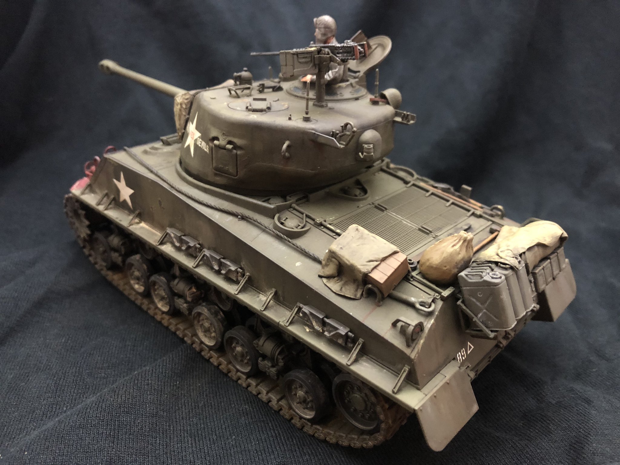 生存者 タミヤ 1 35 M4a3e8 朝鮮戦争 完成しました パッケージアートにもなってる 第戦車大隊c中隊の Rice S Red Devils 仕様にしました 戦車の前面が真っ赤なのはやっぱり独特でカッコいいですね 生存者 タミヤ 1 35 M4a3e8 朝鮮戦争 完成しました パッケージアートにもなってる 第戦車大隊c中隊の Rice S Red Devils 仕様にしました 戦車の前面が真っ赤なのはやっぱり独特でカッコいいですね