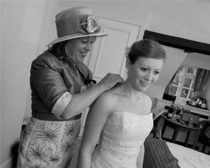 HatCreations's tweet photo. Please enjoy these lovely photos of our customers, we hope they put a smile on your face and bring back some wonderful memories for those people who are pictured. 💜#worcestershirehour #droitwichhour #weddinghats https://t.co/93G252BEU7