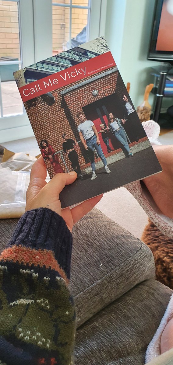 nicolelockwoodw's tweet photo. @Stacey_Bland @CallMeVickyPlay @pearsoncasting @NicolaBland Thank you for sending me the play! Read the first few pages and already hooked! Today consists of fluffy slippers, tea and reading a new play 😊❤ https://t.co/lUNeKTAd63