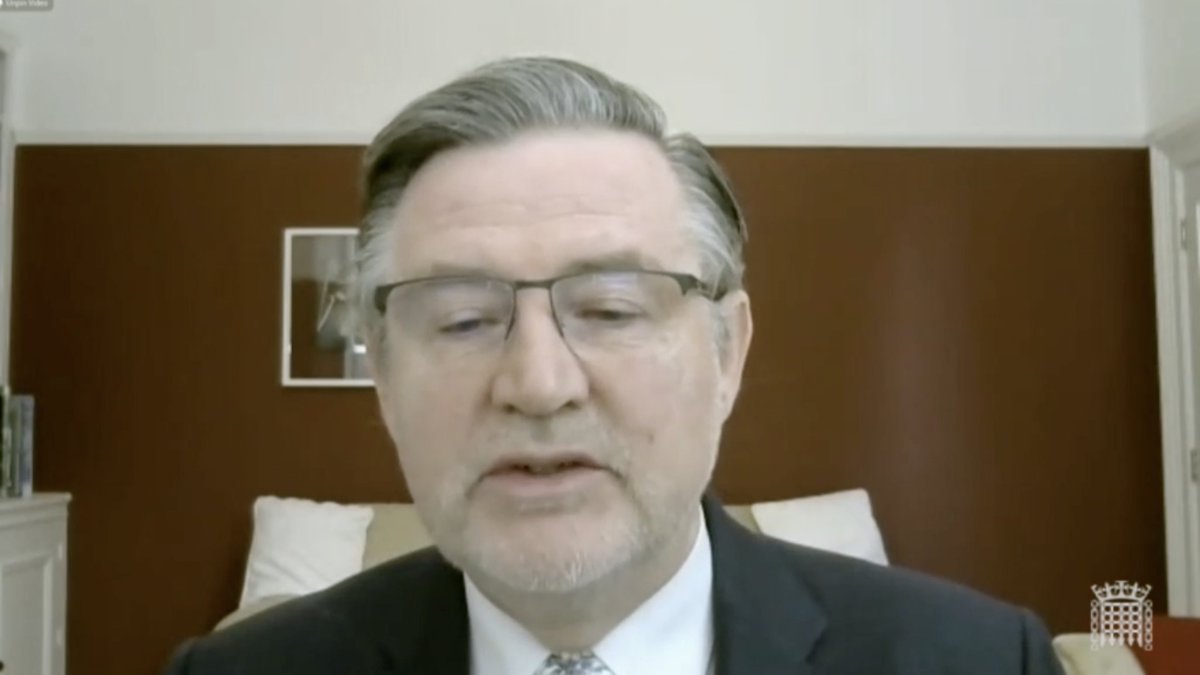 The People’s Gardiner is back!  @BarryGardiner appears to be speaking from a trendy hotel room with matching wall and bed covers.