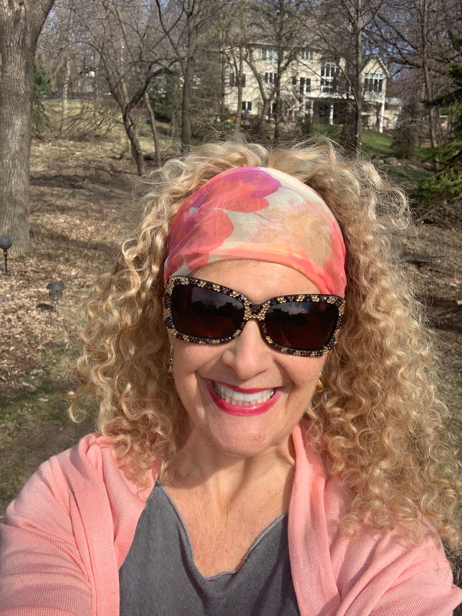 JodiLivon's tweet photo. Have U ever done something that U knew on a soul level was spectacular but  U also knew it wasn’t time yet to share? Me too! #lifegoalcomplete #thehappymedium #inspire #author #PositiveVibes https://t.co/mDeT1aBbRx
