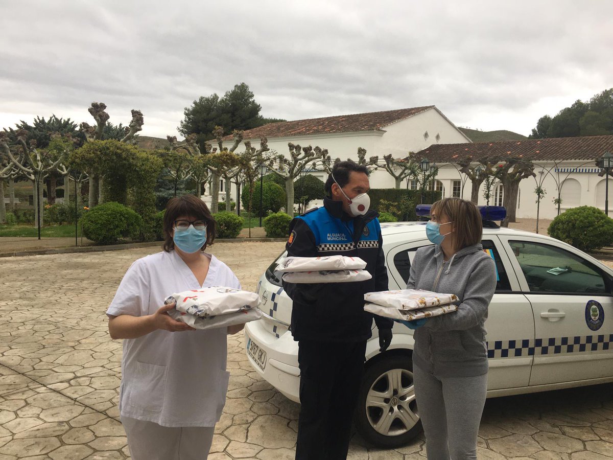 Hoy <a href="/de_fitero/">Equipo de Gobierno. Ayuntamiento de Fitero</a> ha endulzado la mañana a los empleados sanitarios de <a href="/BalnearioFitero/">Balneario de Fitero</a>