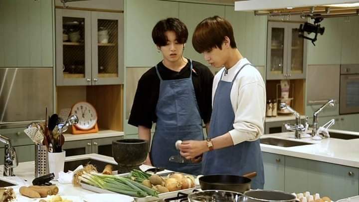 FtType's tweet photo. @kookmin856 อุ๊ปส์🌚 https://t.co/0xPCPDCBlI