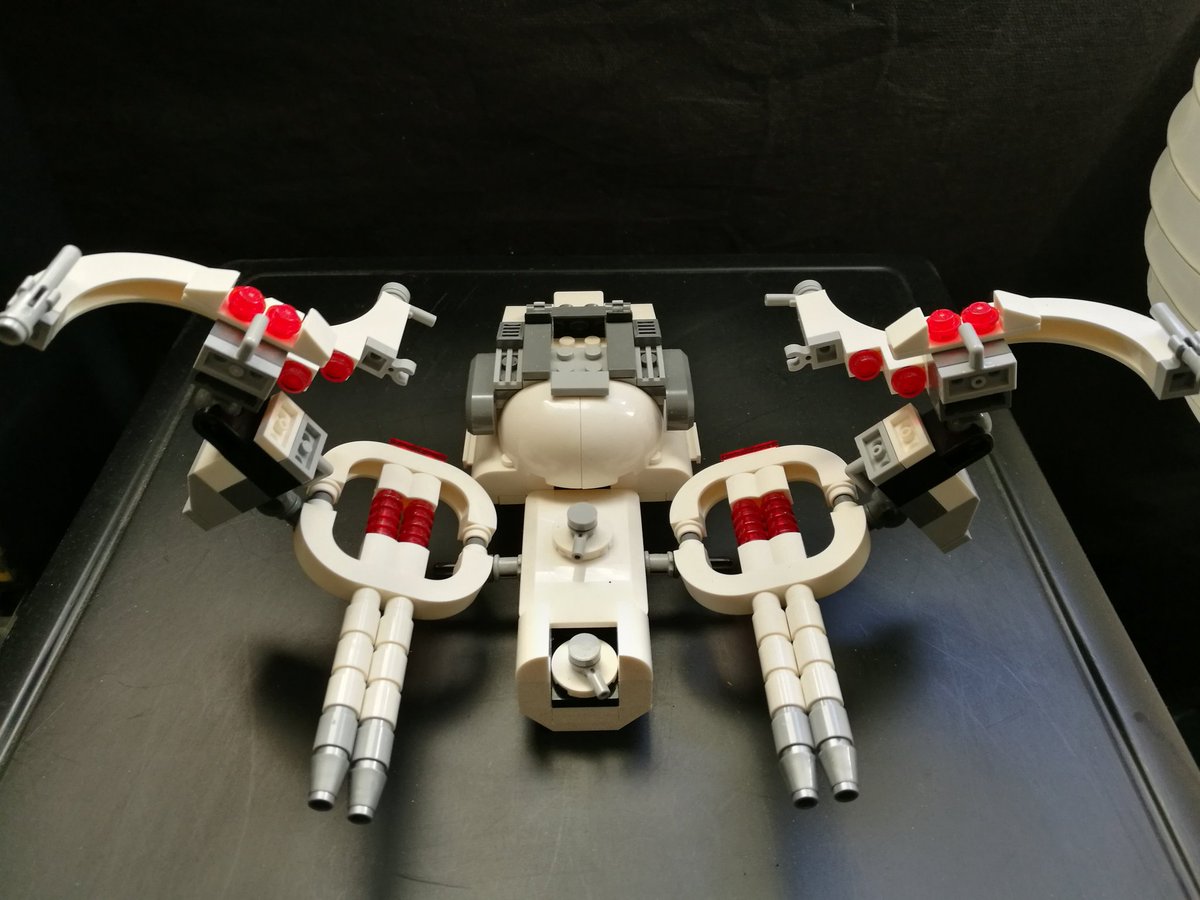 sebiepicworks's tweet photo. I am not sure what I build here last night ,but it looks interesting,,, maybe a ship or a part of a robot..#lego https://t.co/KV0aGwQb6l