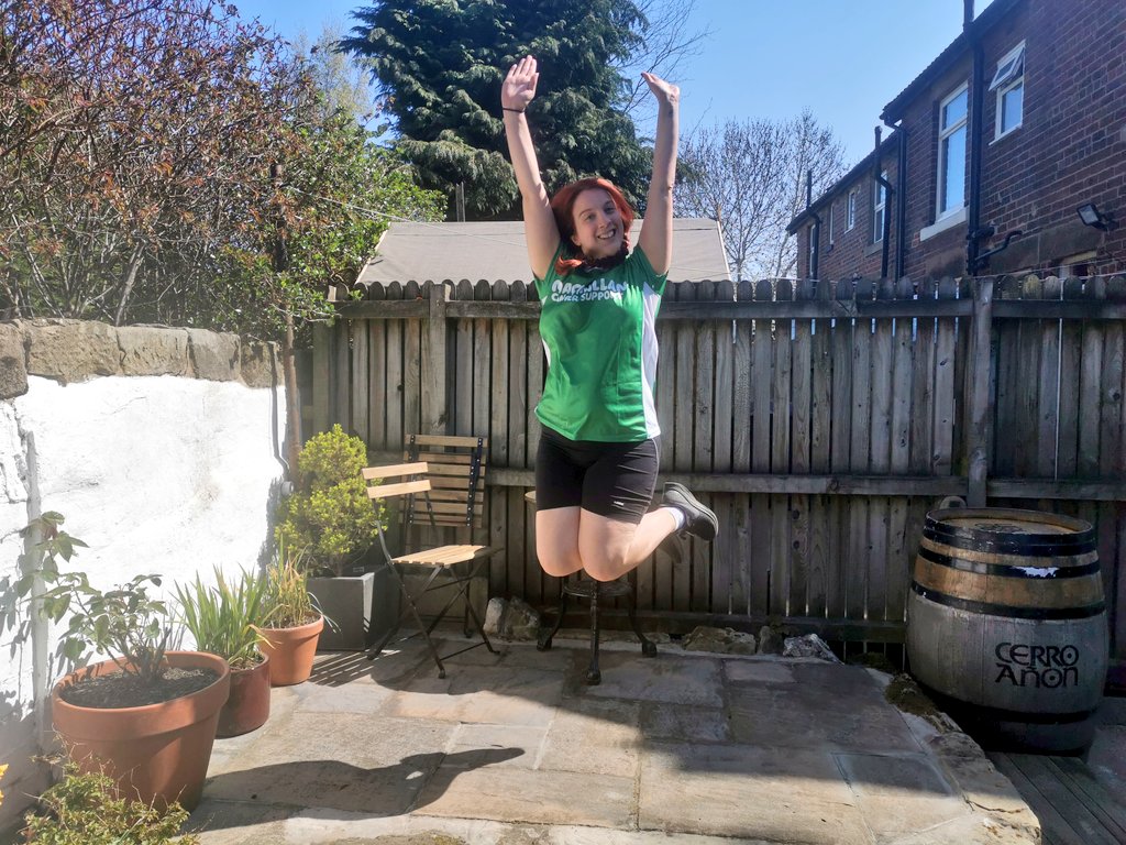 abbiedavis01's tweet photo. @adrianbbbb Happy Wednesday! 🤸♂️💚 #WaveOfGreen #TeamMacmillan https://t.co/nenKKeCkPt