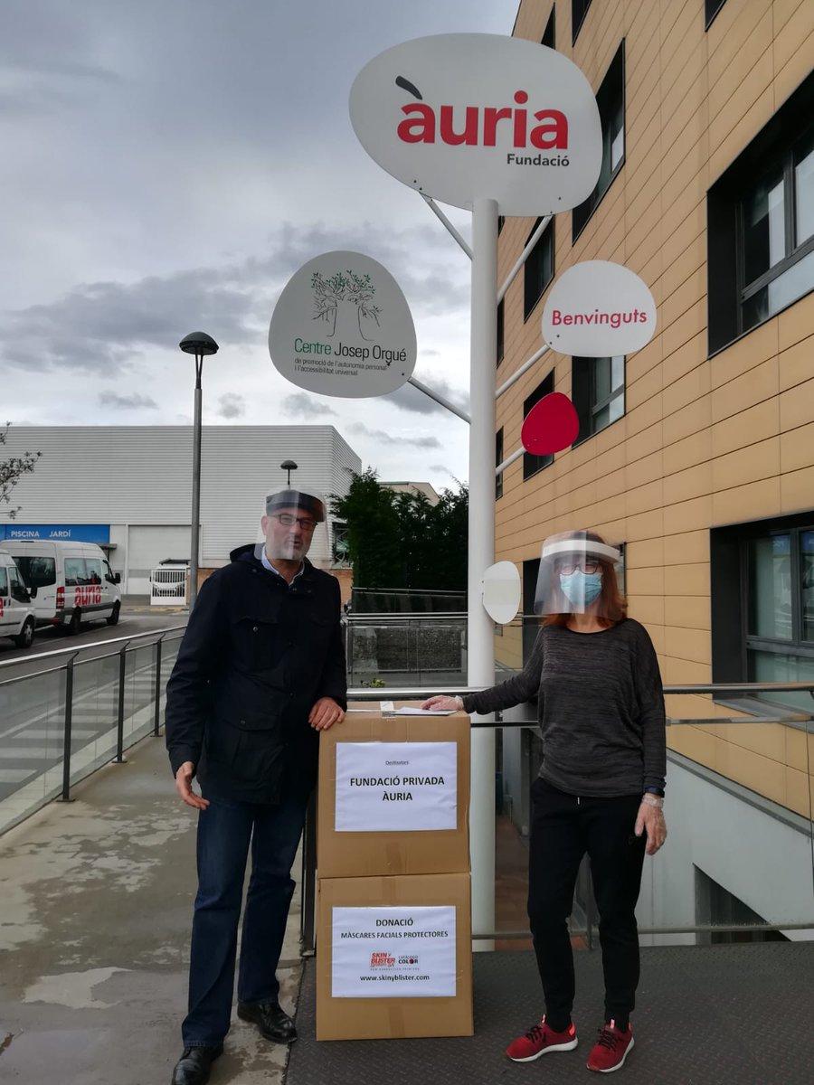 auria_grup's tweet photo. [AGRAÏMENT]

Gràcies @familiatorres per pensar en nosaltres❤️ i possibilitar la donació de 120 pantalles protectores per part de Skin y Blister System SA

1️⃣2️⃣0️⃣ pantalles molt útils per la protecció dels diferents equips d'Àuria

Accions solidàries de gran valor 🙌

#ÀuriaActua https://t.co/JUGweXfF1A