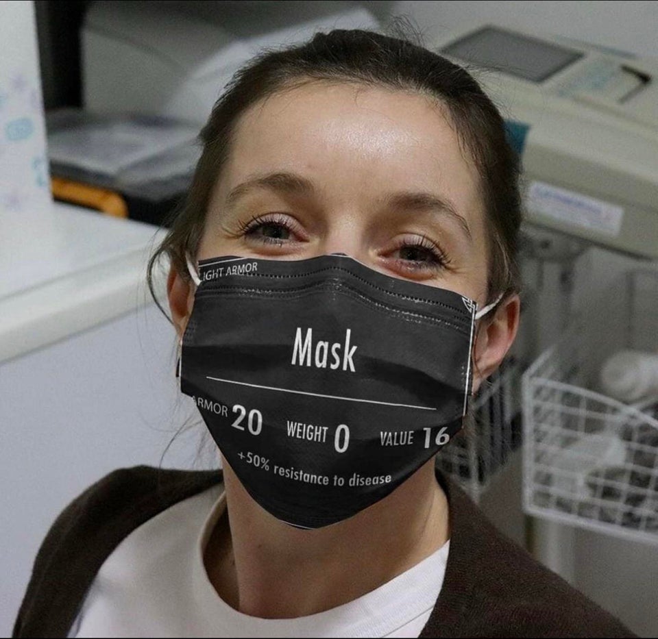 Ce masque ! Vous m'en mettrez trois palettes SVP 👌