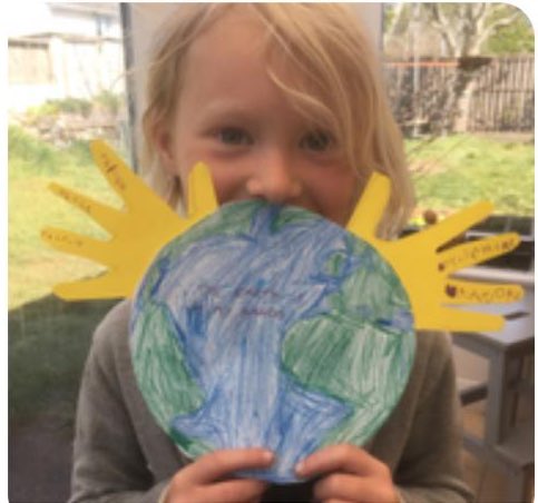 ypd_aidancampus's tweet photo. #EarthDay2020 🌎 
Sunny has been busy creating at home to celebrate Earth Day! 👏🏻🌎
#HomeSchooling2020 
#teamypdva 💛🖤 @Penrhyndewi https://t.co/aomNxPSB2X