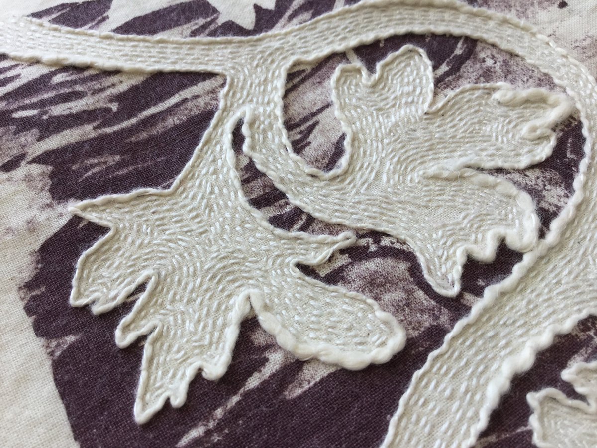 HobbzDesigns's tweet photo. In amongst all the drawing I’ve been doing I’m trying to finish this #slowstitch #embroidery work that I #screenprinted five years ago. I enjoy the slowness and repetitiveness of the stitching and creating shapes within shapes. #textileart #surfacetextiles https://t.co/iQRitur4We
