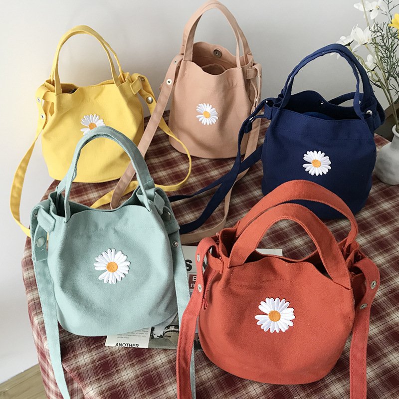 PcxPreorder's tweet photo. 🌻แจกฟรี 2 รางวัล🌻
กระเป๋าเดซี่น่ารักๆ
🌠กติกา ฟอล @PcxPreorder + RT
⭐เมนชั่นสีที่อยากได้ 1 ใบ
♥️ประกาศผลวันที่ 25 เมษา
เล่นกันเยอะๆนะคะ🌼 https://t.co/xCooKqoSWm