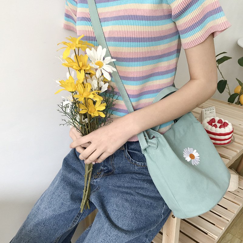 PcxPreorder's tweet photo. 🌻แจกฟรี 2 รางวัล🌻
กระเป๋าเดซี่น่ารักๆ
🌠กติกา ฟอล @PcxPreorder + RT
⭐เมนชั่นสีที่อยากได้ 1 ใบ
♥️ประกาศผลวันที่ 25 เมษา
เล่นกันเยอะๆนะคะ🌼 https://t.co/xCooKqoSWm