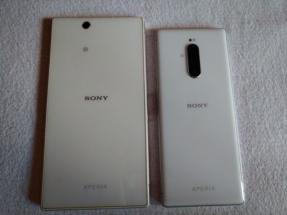 Fan_Technologii's tweet photo. I takie porównania to ja lubie 😍
#sony #xperia #zultra v #xperia1 https://t.co/x60K7WzicO