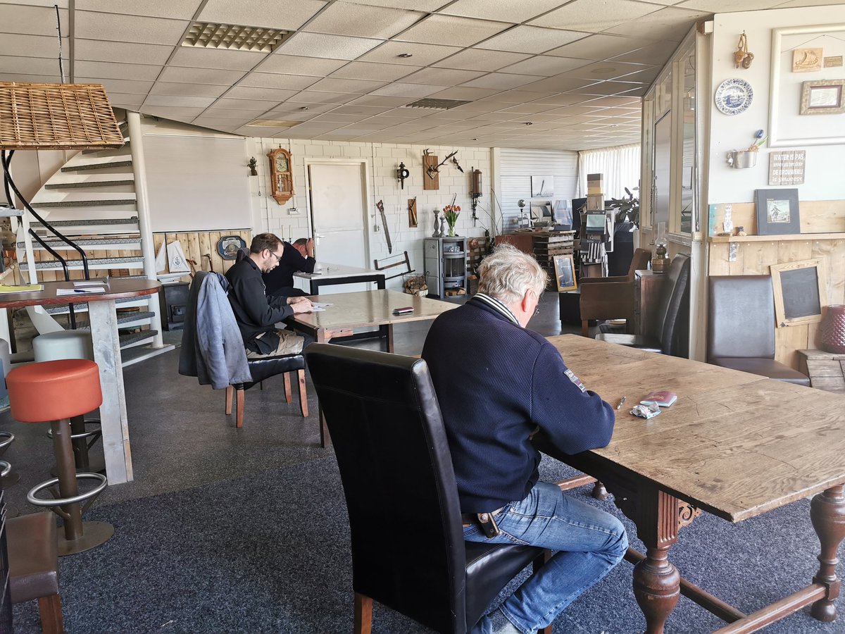 Ja de volgende ronde examens: Marifoon, Gmdss en Marcom B afnemend in Sneek. Volgens richtlijnen corona. Op dezelfde manier kunnen cursisten op 9 mei ook geëxamineerd worden. Studeren bij ons kan online. Kijk op onze site: t-o-n.nl