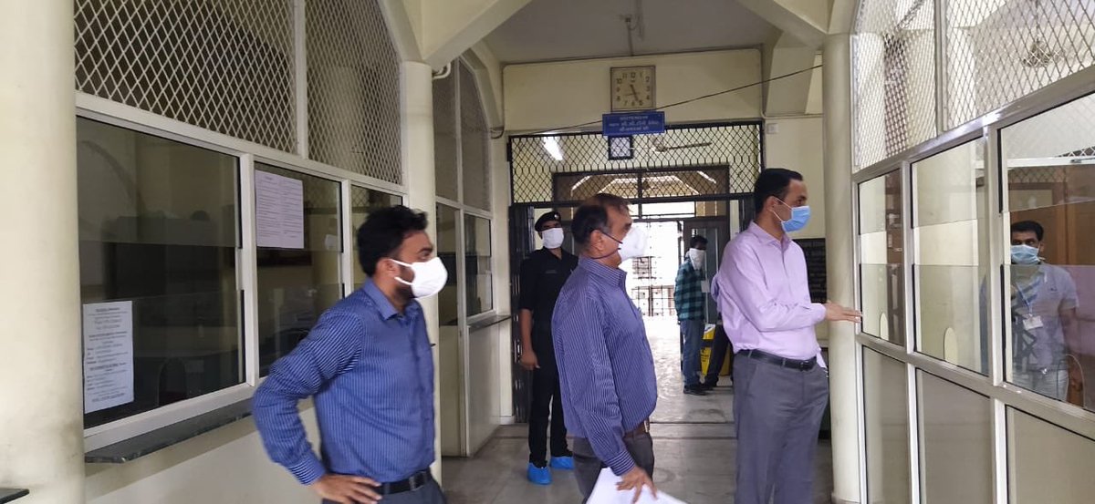 vnehra's tweet image. One more #CovidCareCentre is ready in #Ahmedabad 

Located near Kalupur Railway Station, it can accommodate about 200 patients 

Medical teams are in place. All other arrangements done ✅ 

My compliments to Central Zone Team for preparing the centre in less than 24 hrs👍👍