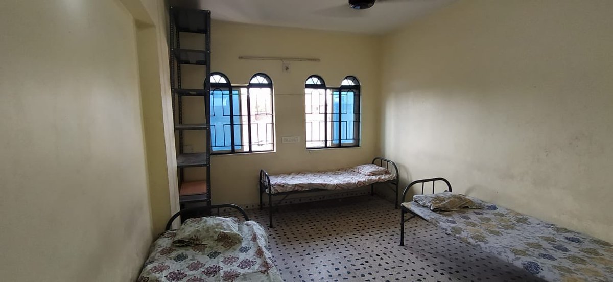 vnehra's tweet image. One more #CovidCareCentre is ready in #Ahmedabad 

Located near Kalupur Railway Station, it can accommodate about 200 patients 

Medical teams are in place. All other arrangements done ✅ 

My compliments to Central Zone Team for preparing the centre in less than 24 hrs👍👍