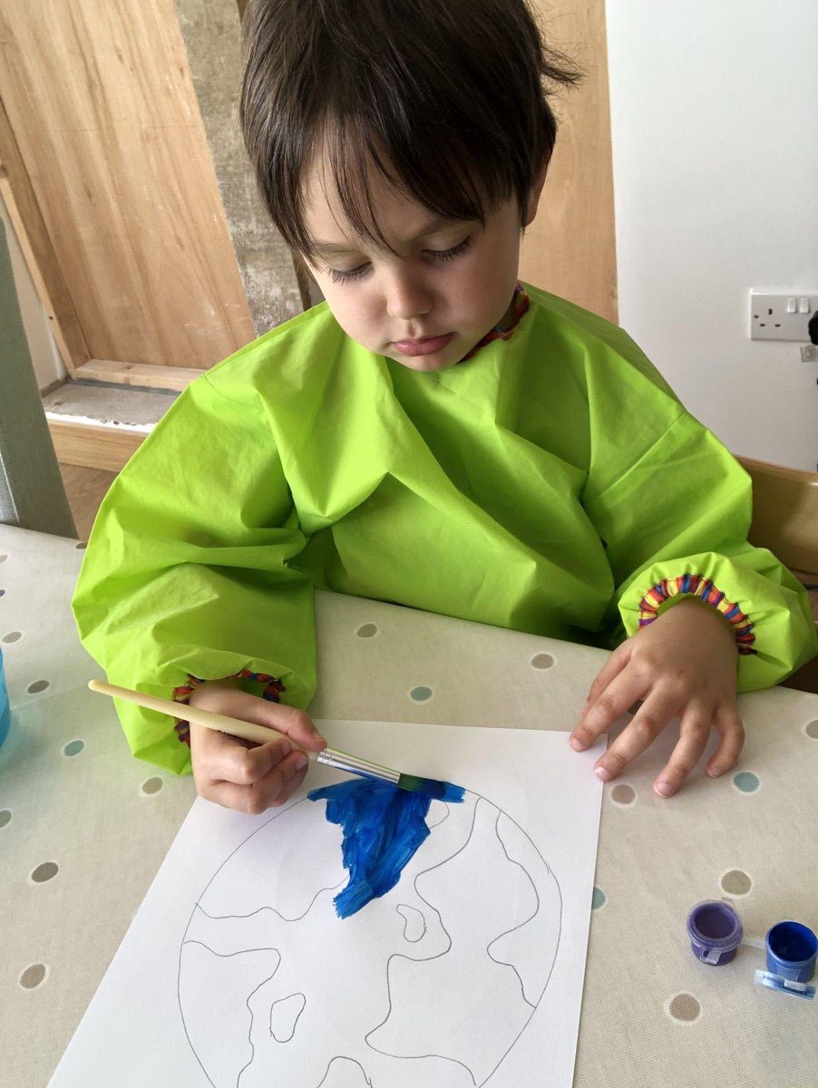 ypd_aidancampus's tweet photo. #EarthDay2020 🌎
To celebrate Earth Day 🌎 Zachary did the jellyfish activity as part of his challenge, found out how sea creatures can think plastic bags are jellyfish! 🌊 Zachary read Greta and the Giants 📖 all about climate change. We love your painting too!
@Penrhyndewi 🖤💛 https://t.co/i3O7hODy1g