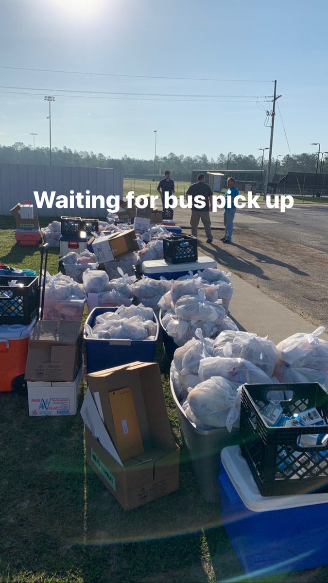JrCafeteria's tweet image. Everything out waiting on the buses to pick up