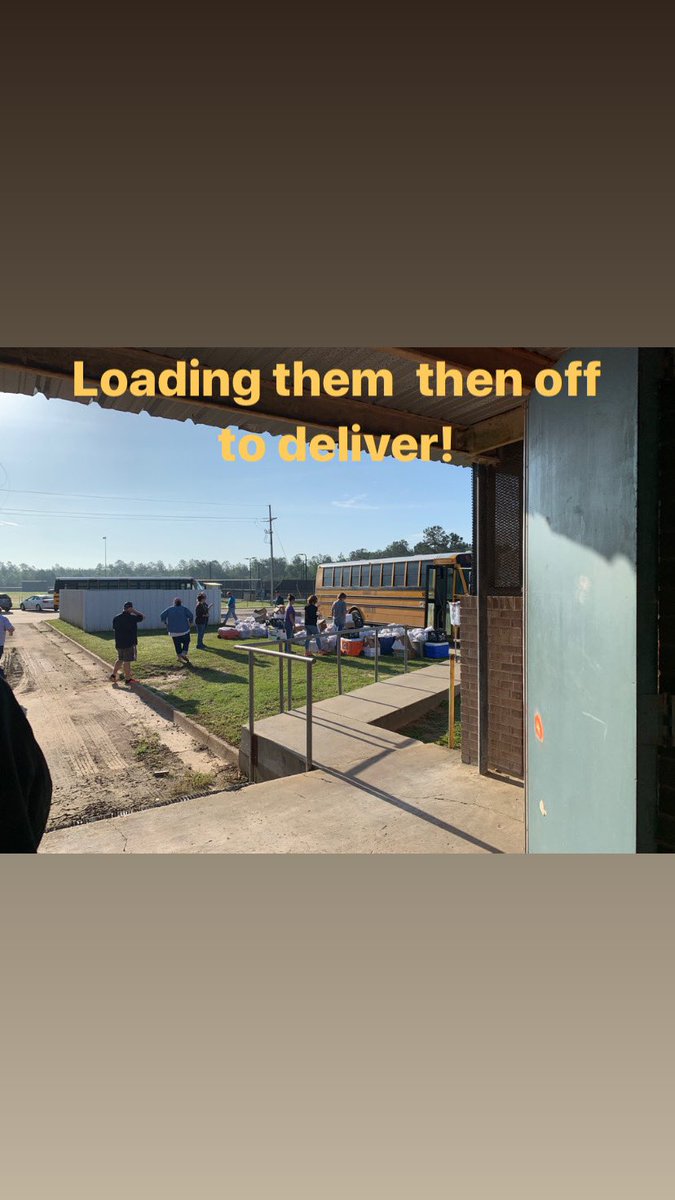 JrCafeteria's tweet image. Bus loading