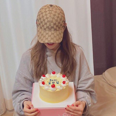 fromisubs's tweet photo. [ENG][200422] Fancafe Post Translation

Translated: @fromisenvi
Edited: @krakaphoa 

Attachment: 
It was a really happy birthday.jpg

#fromis_9
#flover
#Jiheon https://t.co/lKrJNjCqFk