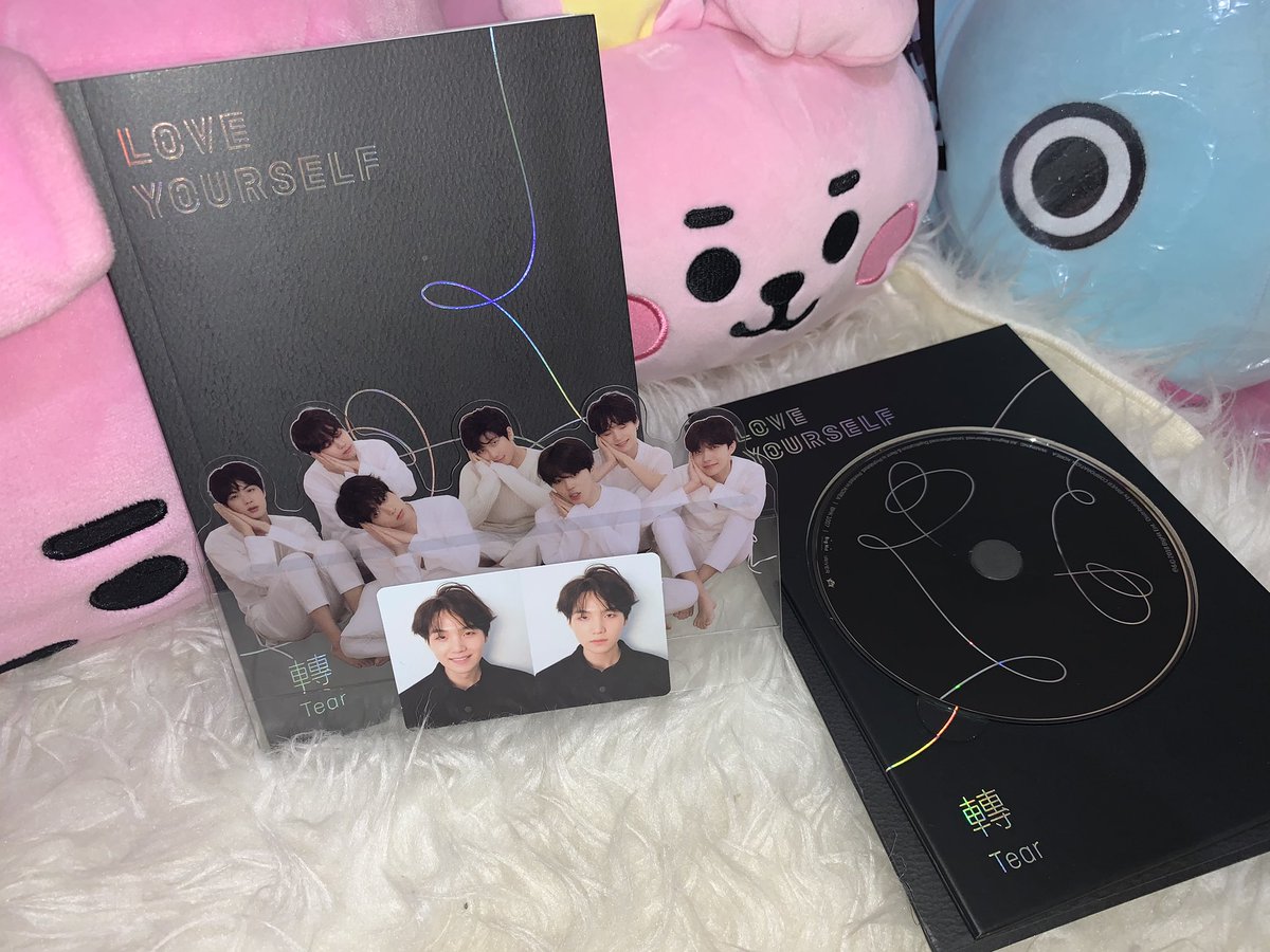 hopeshinee_'s tweet photo. GIVEAWAY 🌸🤡🤨 bcs jhope update yuhuu🙂

1 fullset Love YourSelf Tear Version R + PC SUGA 

• followers only
• rt , like
• End 25 April🤪🤨 https://t.co/F5Vum5X3K0