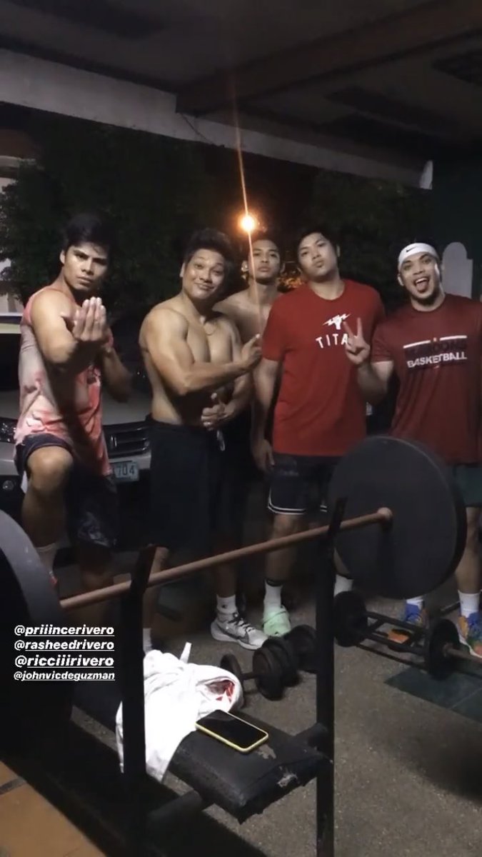 Good evening from the rivero fam + @deguzmanjohnvic 
@ruzcko_rivero @priiincerivero @_ricciiiirivero @rasheedriverooo 
🔥🔥🔥🔥🔥🔥🔥🔥🔥🔥