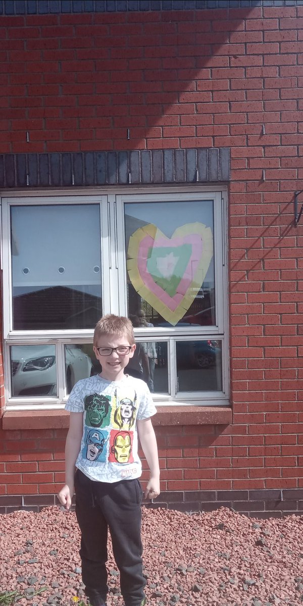 michelle07844's tweet photo. @ThomasMuirPS #TMPSchallenge #SupportTheNHS #SupportKeyWorkers Michael Hanlon, P2c doing his TMPS challenge & saying thank you to all the key workers & NHS 🌈 ♥ https://t.co/SiP7PfIIbp
