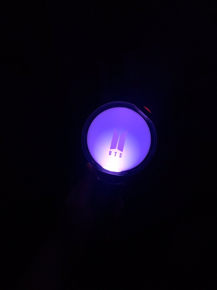 kimchungfhun2's tweet photo. ARMY BOMB Map of the soul มาถึงแล้ววววว กรี๊ดดดดดด คือมันสวยมากกกกก ยิ่งตอนเล่นสีนะ สว่างแสบตามากกกก สมกับที่ตกหลุมรักตั้งแต่แรกเห็น 💜 #ARMYBOMB #mapofthesoullightstick https://t.co/C2C4GJha3G