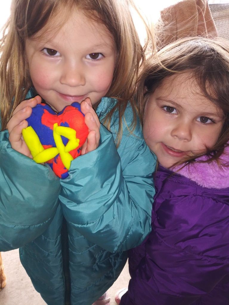 ReynoldsKellyM's tweet image. I love when parents send me pictures of their kids. #LPlearns