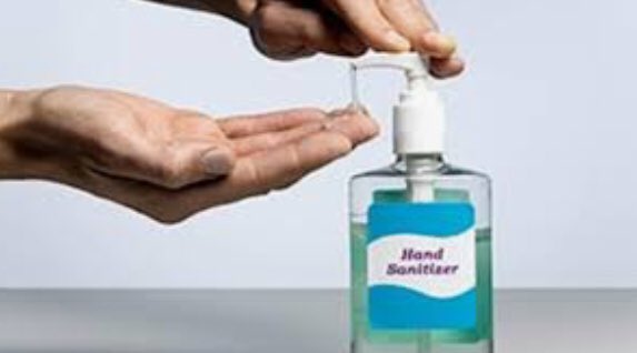 مع كثرة استخدام المعقمات هذه الأيام ، ننصح بعدم لمس العين مباشرة بعد تعقيم اليد فقد يؤدي ذلك الى حدوث خدوش أو حروق في قرنية العين بسبب المعقمات.
مع تمنياتي للجميع بدوام الصحة والسلامة