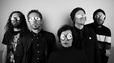 PolcActu's tweet image. Une nouvelle série d'interviews spéciales Covid-19 est en ligne sur le site du Polca. Pour ce mois d'avril, nous avons été à la rencontre des membres du groupe @BLACKBONES_51 !
polca.fr/artistes-black…

#Polca #blackbones #GrandEst